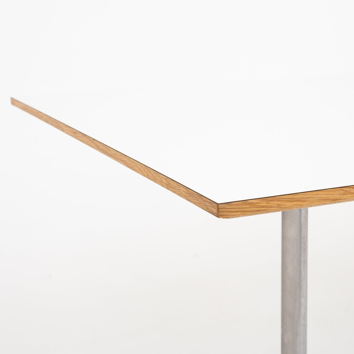 AJ Shaker table in white laminate