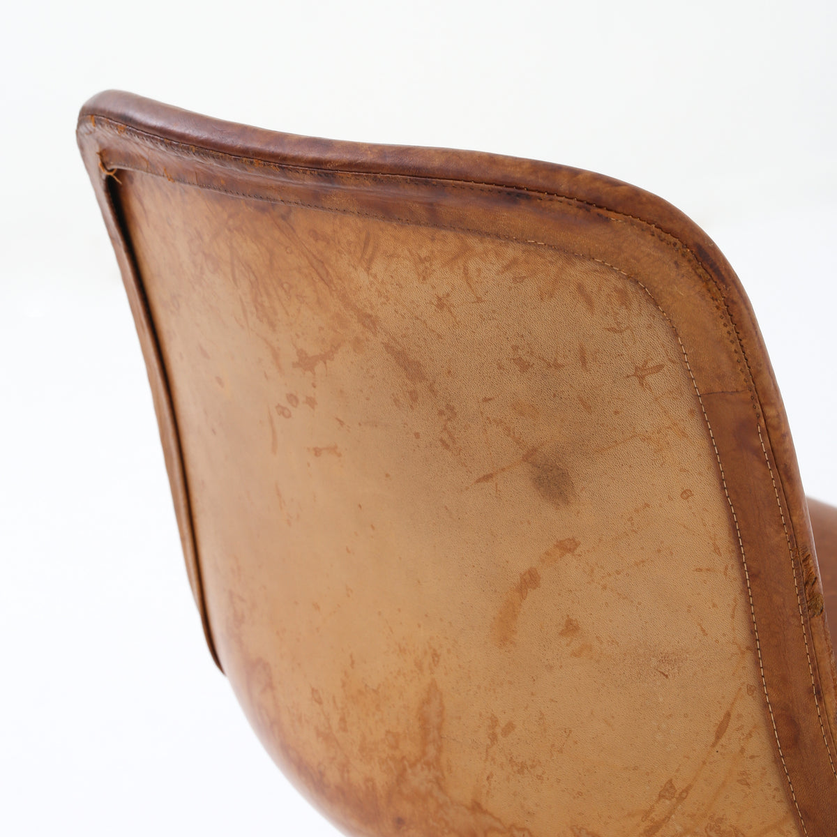 PK 9 - 'Tulip' chair in patinated leather
