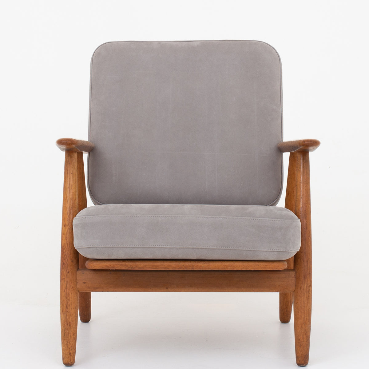 GE 240 - 'The Cigar' easy chair in Royal Nubuck