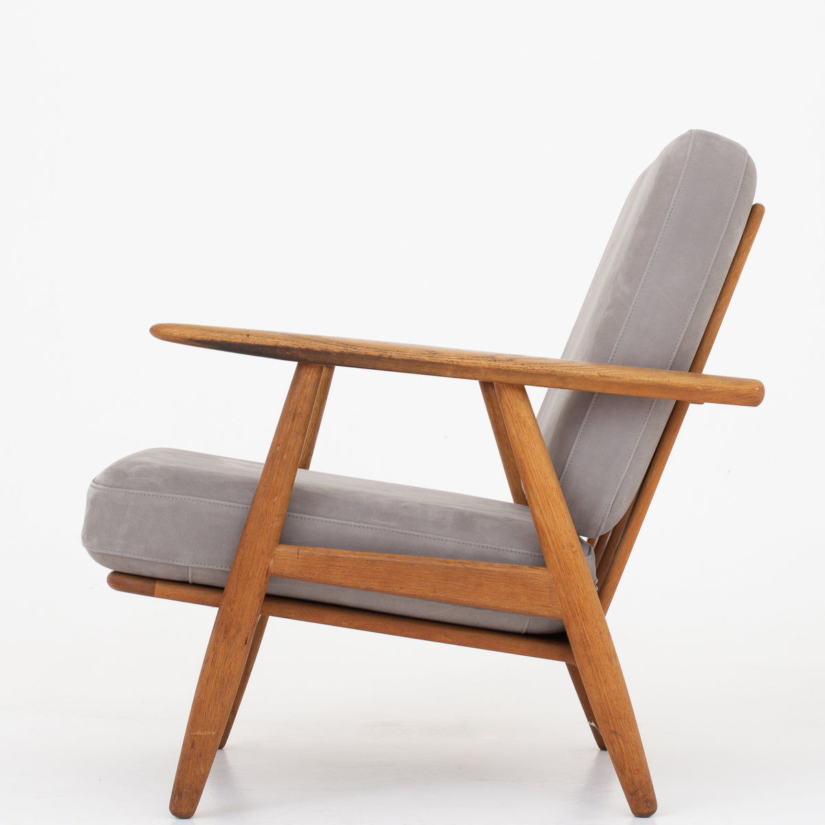 GE 240 - 'The Cigar' easy chair in Royal Nubuck
