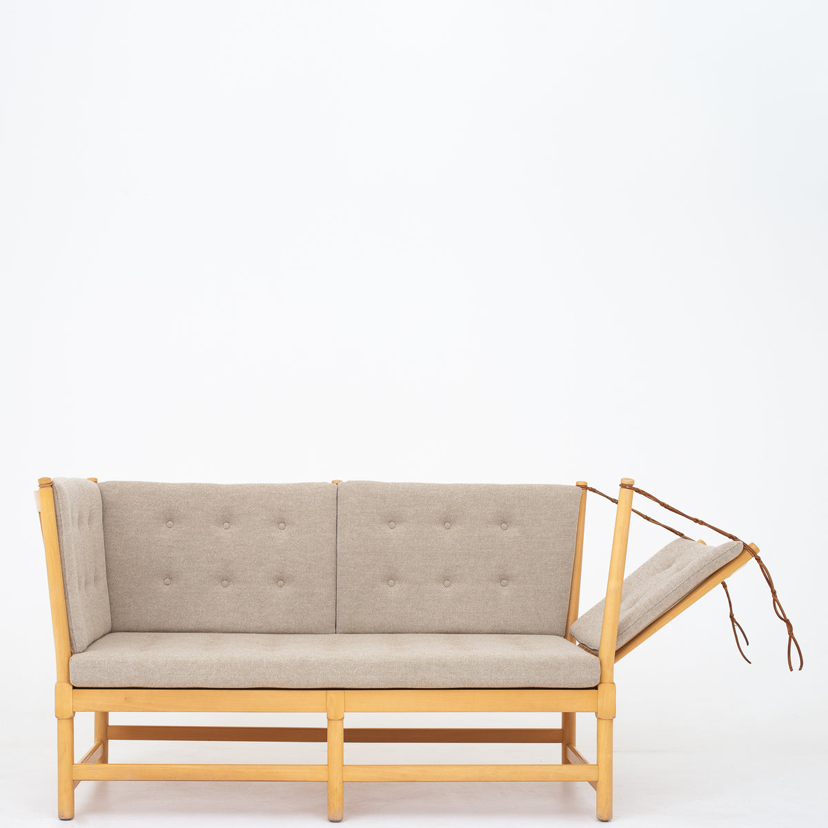 BM 1789 - Tremmesofa i nyt tekstil