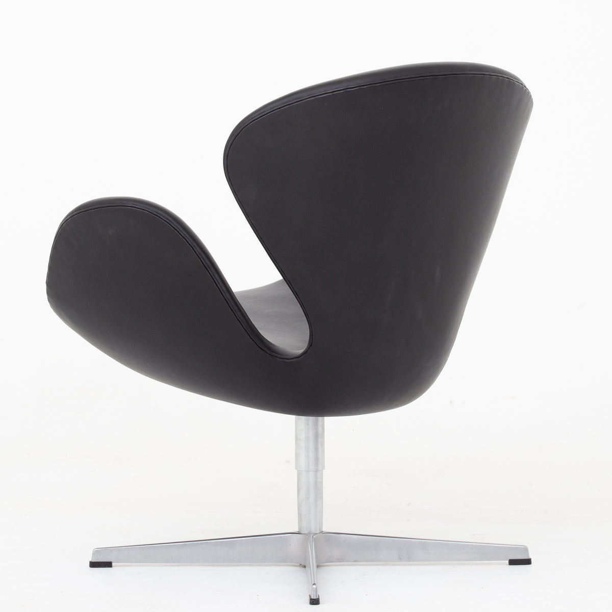 AJ 3320 - 'Svanen' i Elegance-læder