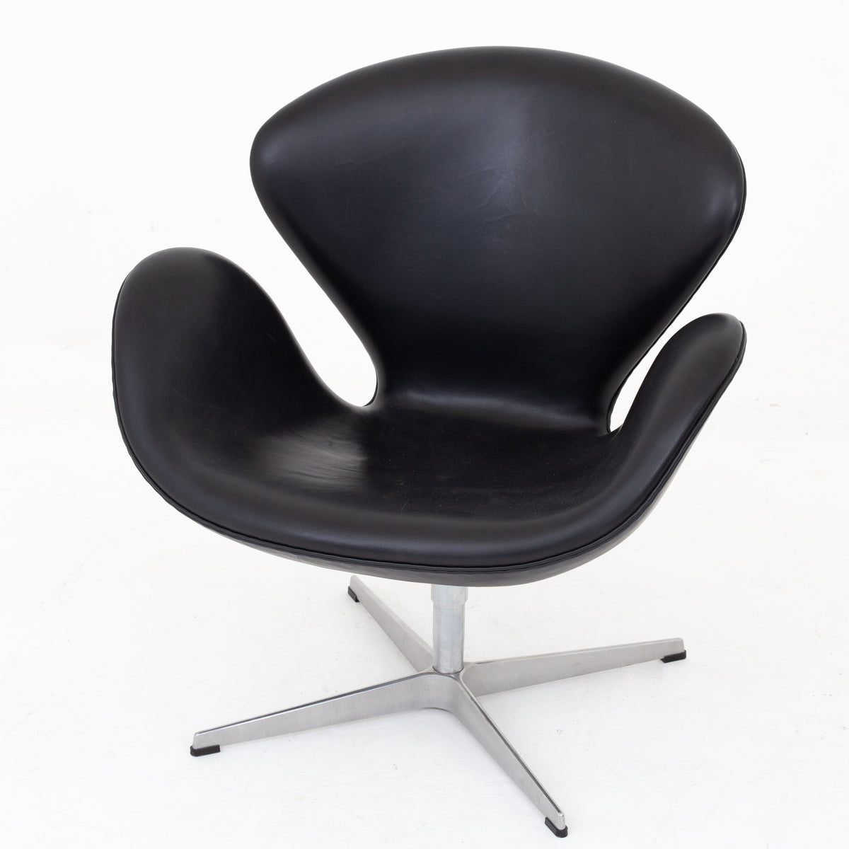 AJ 3320 - 'Svanen' i Elegance-læder