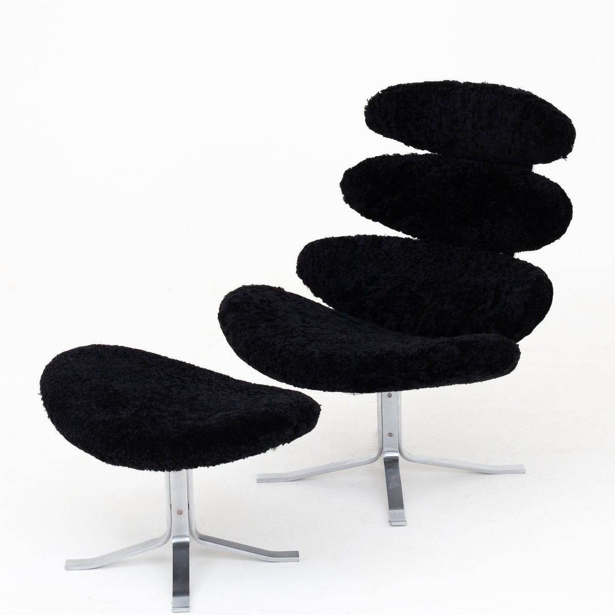 EJ 5 - Corona chair w. stool in lambs wool