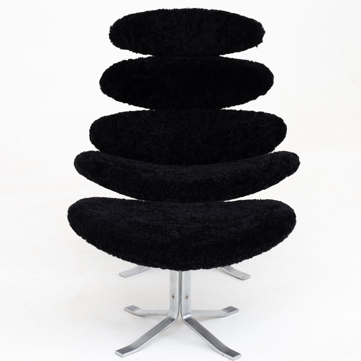 EJ 5 - Corona chair w. stool in lambs wool