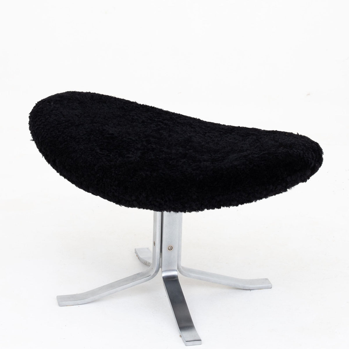 EJ 5 - Corona chair w. stool in lambs wool