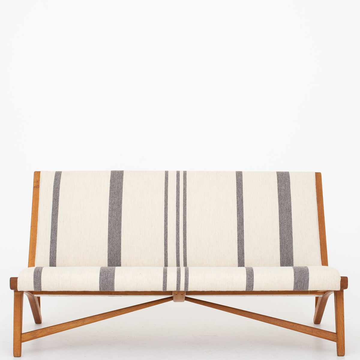 JH 555 - 'American Bench' i eg