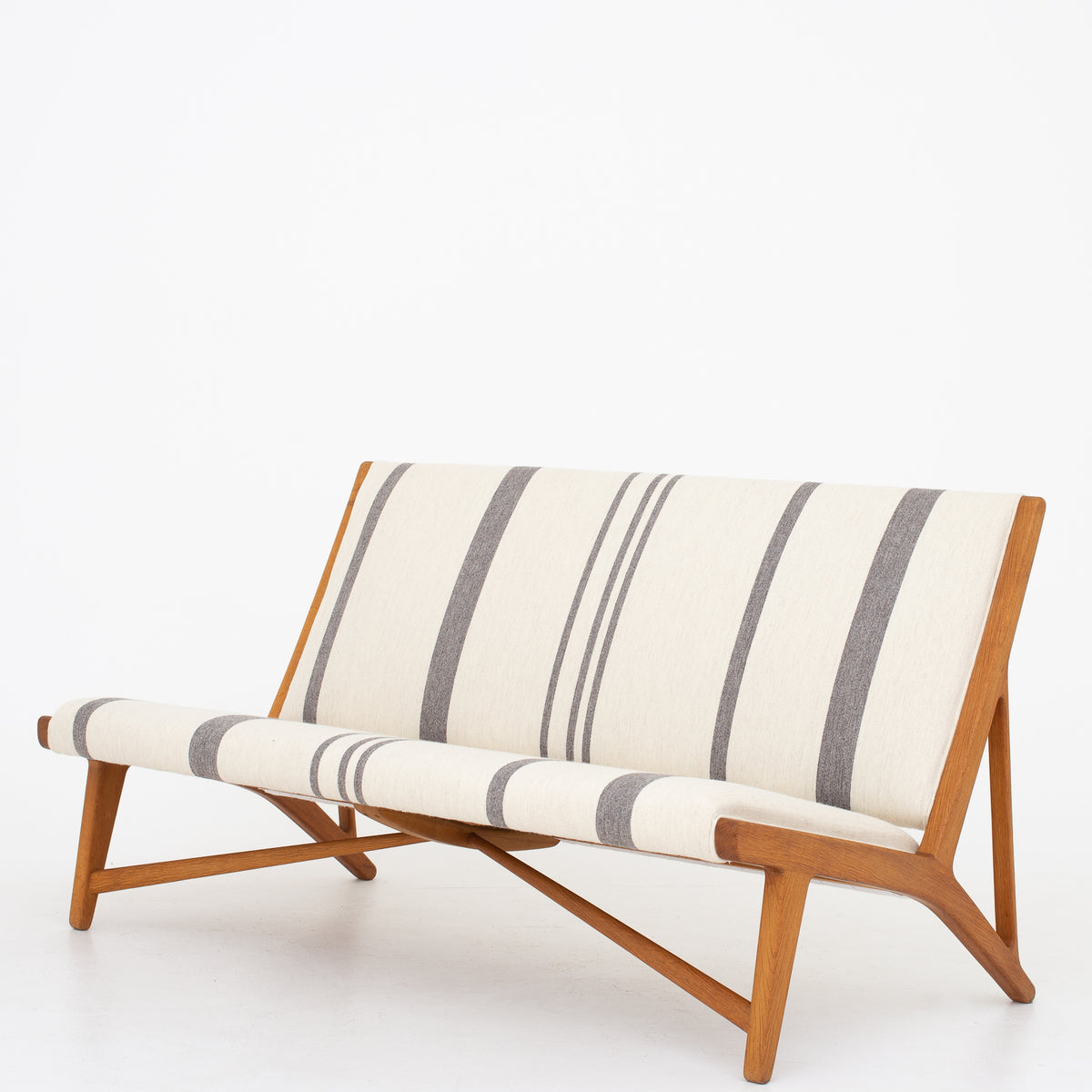 JH 555 - 'American Bench' i eg