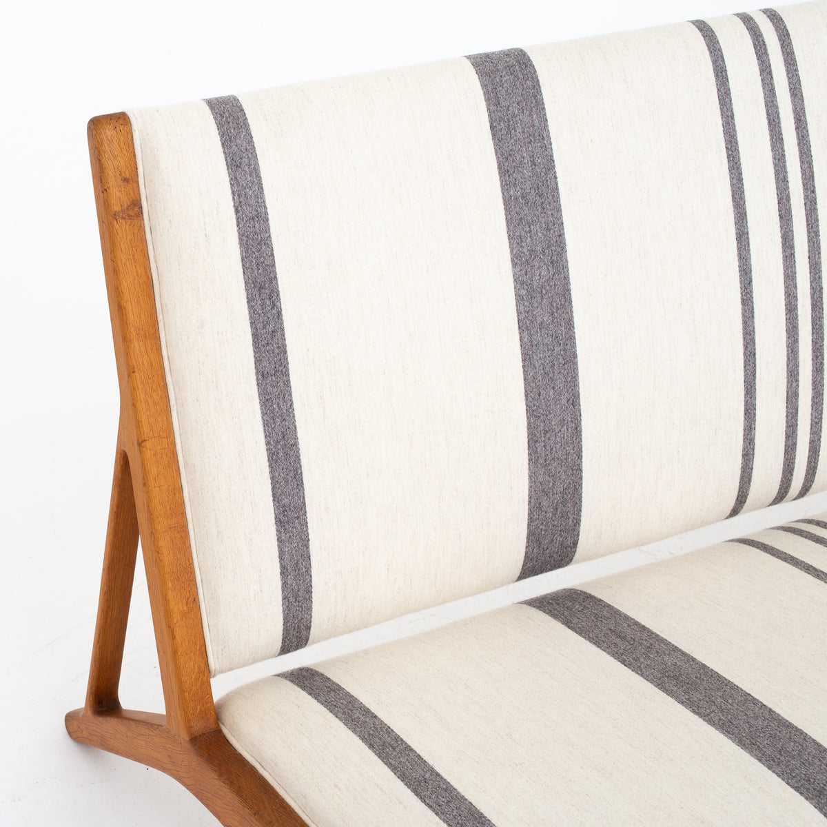 JH 555 - 'American Bench' i eg