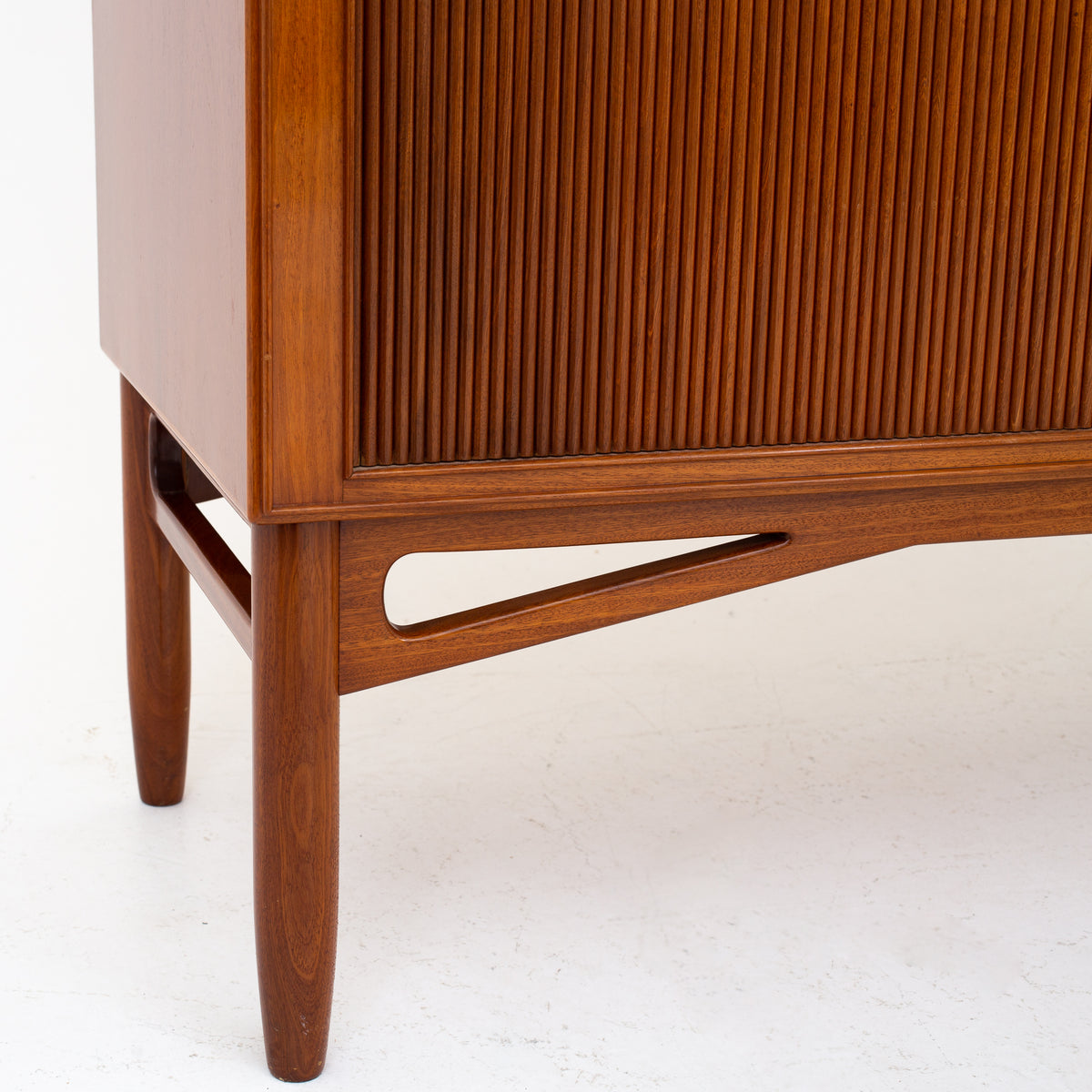 Linen-press in Honduras-mahogany