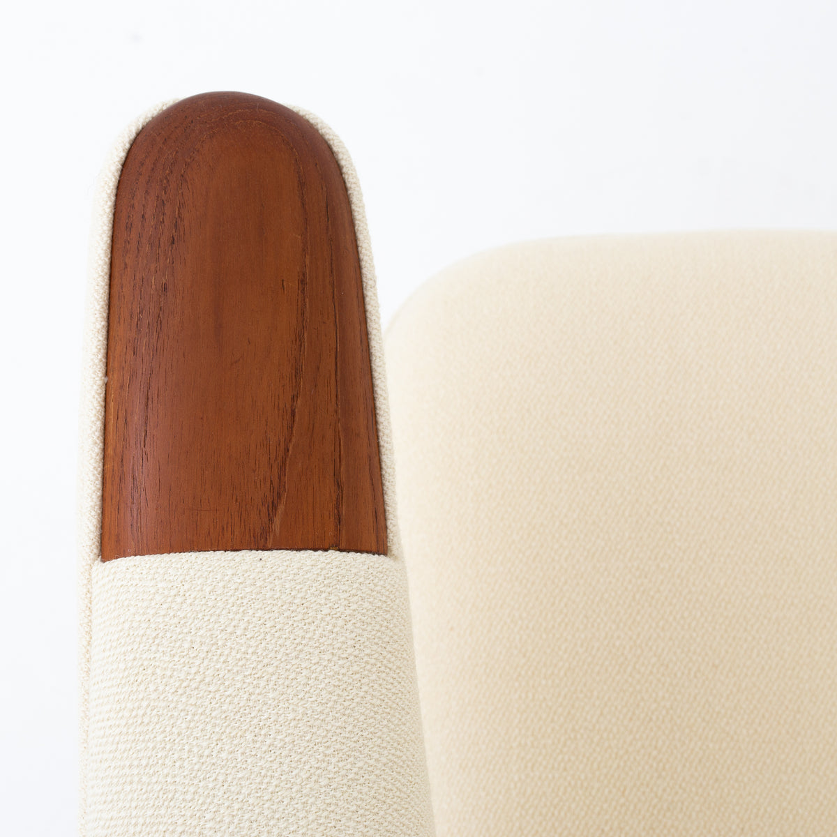 AP 19 - Papa Bear Chair in new textile