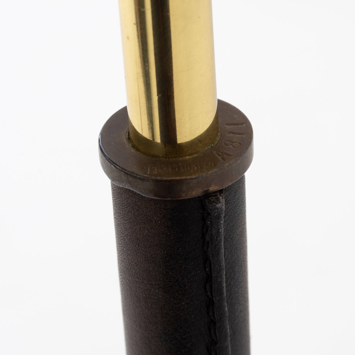 Model A811 - Standerlampe i messing