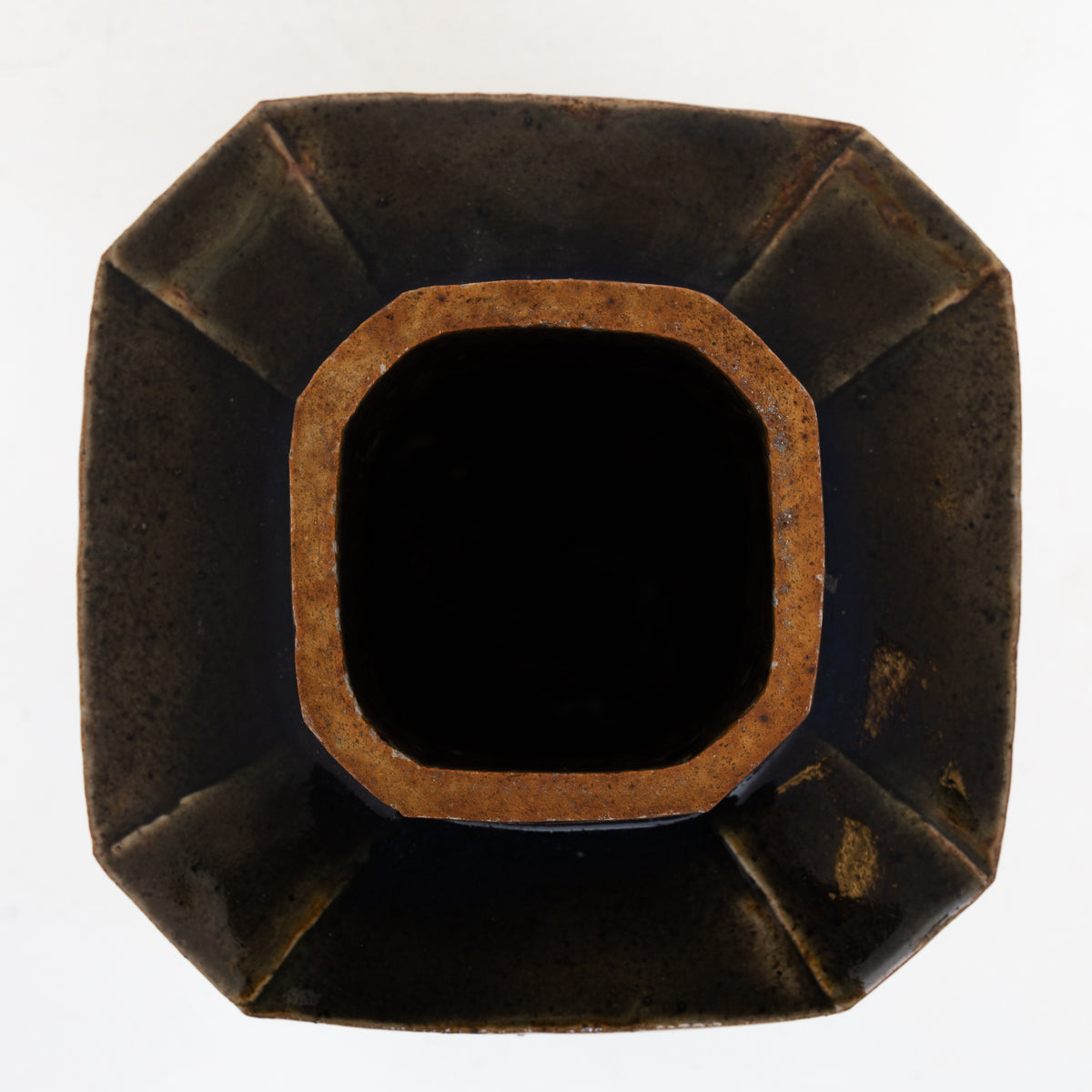 Stor octagonal vase i stentøj