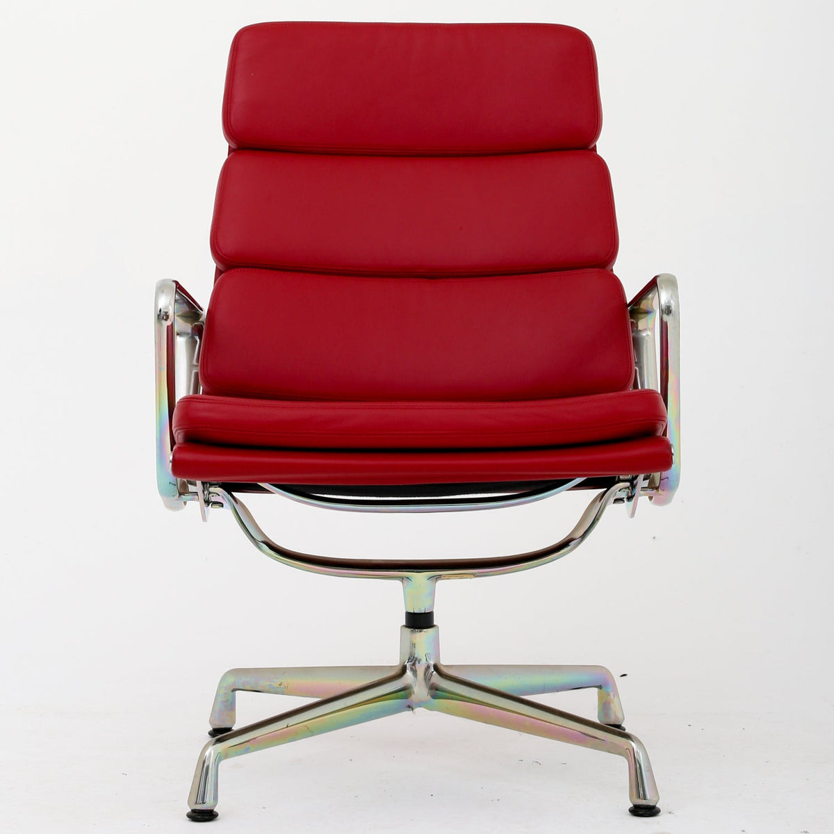 EA 215 - Office chair in red leather