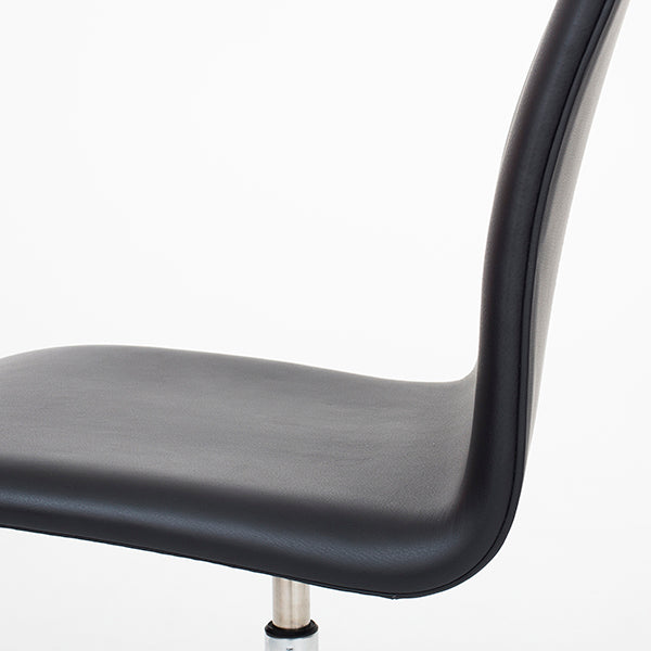 AJ 3162 - 'Oxford' office chair in black leather