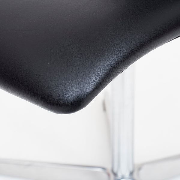 AJ 3162 - 'Oxford' office chair in black leather