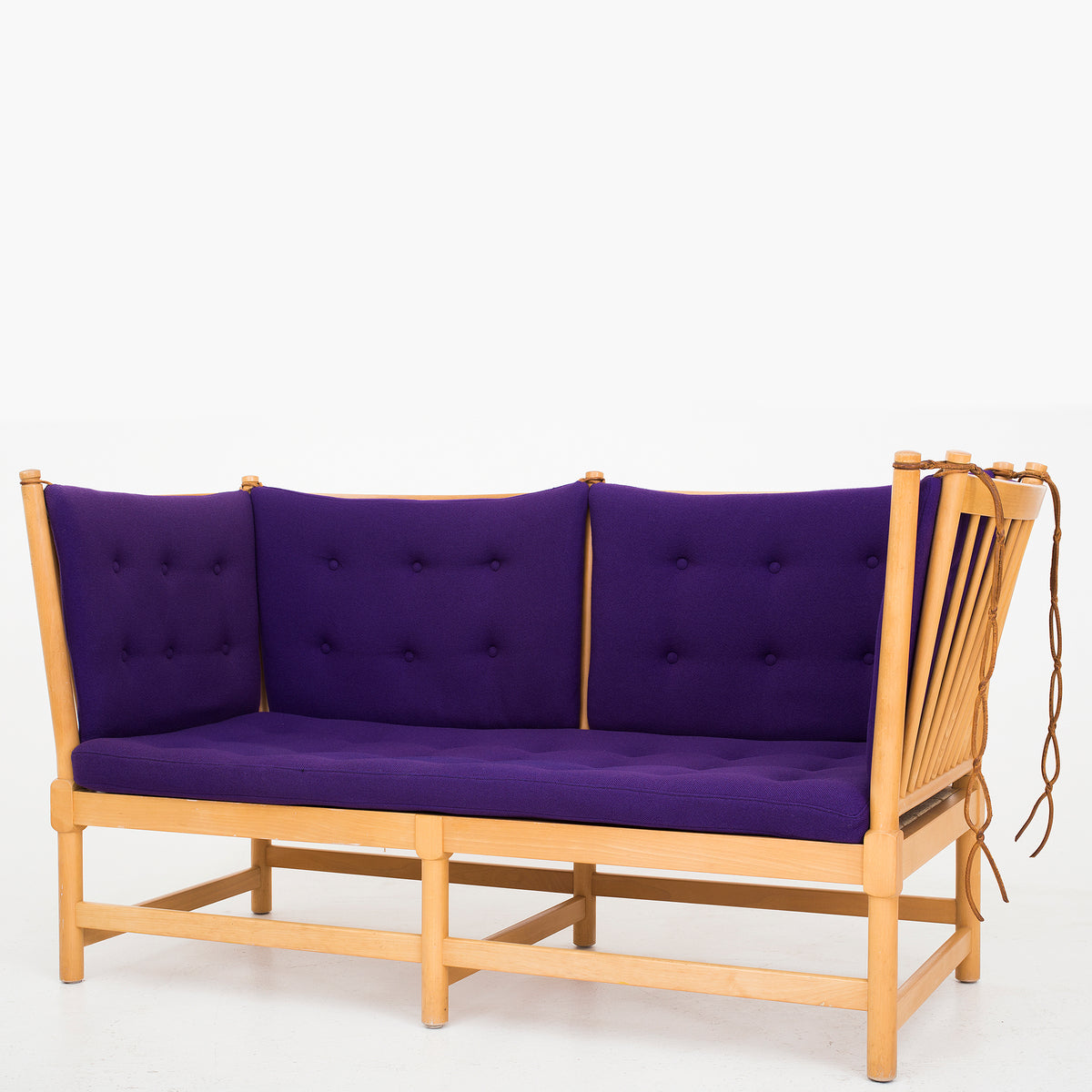 BM 1789 - Tremmesofa i nyt tekstil