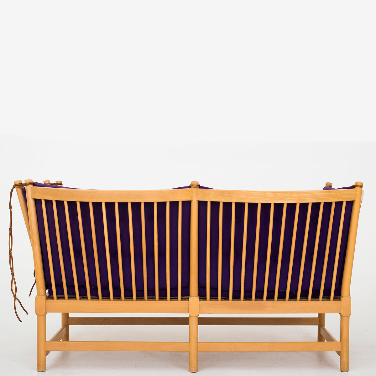 BM 1789 - Tremmesofa i nyt tekstil
