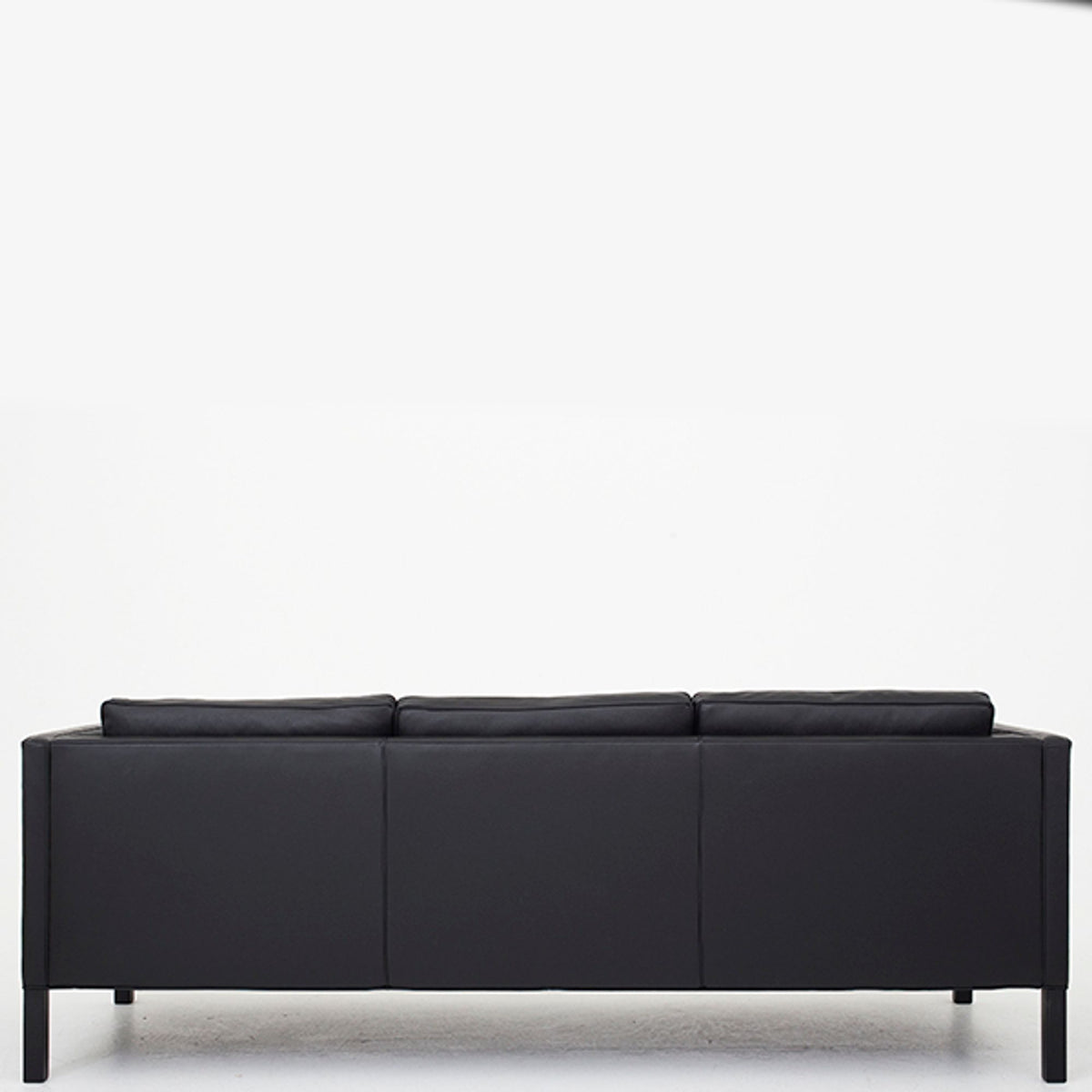 BM 2333 - 3-seater sofa in Savanne leather