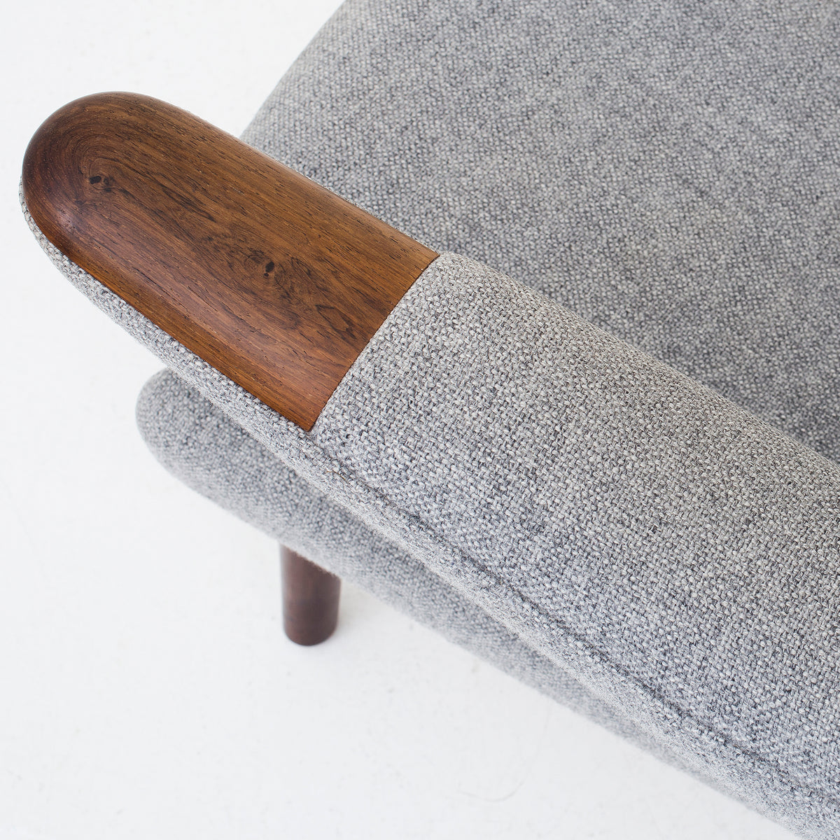 AP 19 - Papa Bear chair in grey wool