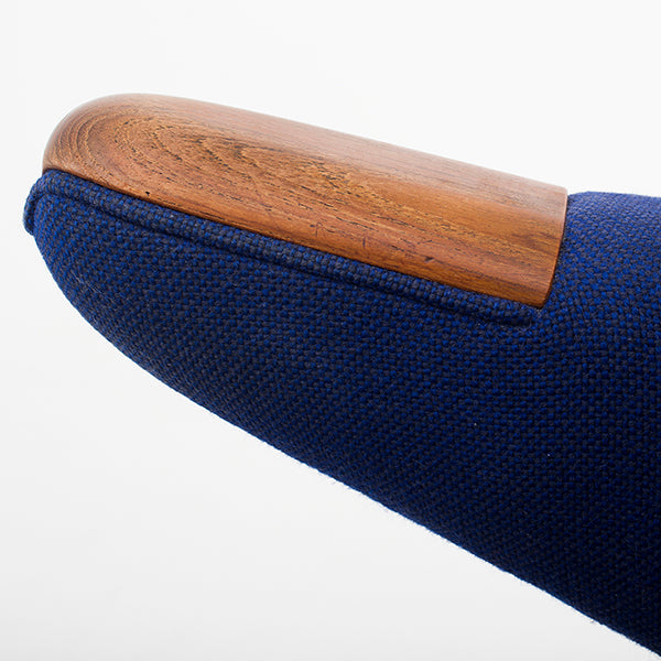 AP 19 - Papa Bear chair in blue wool
