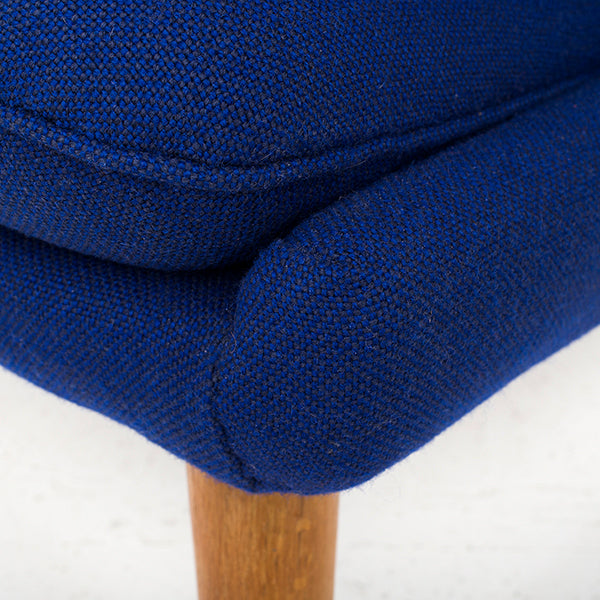 AP 19 - Papa Bear chair in blue wool