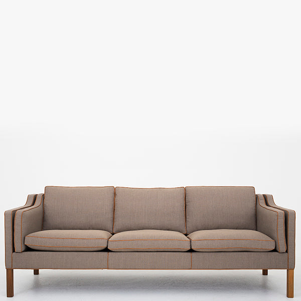 BM 2213 - 3 pers. sofa i nyt tekstil
