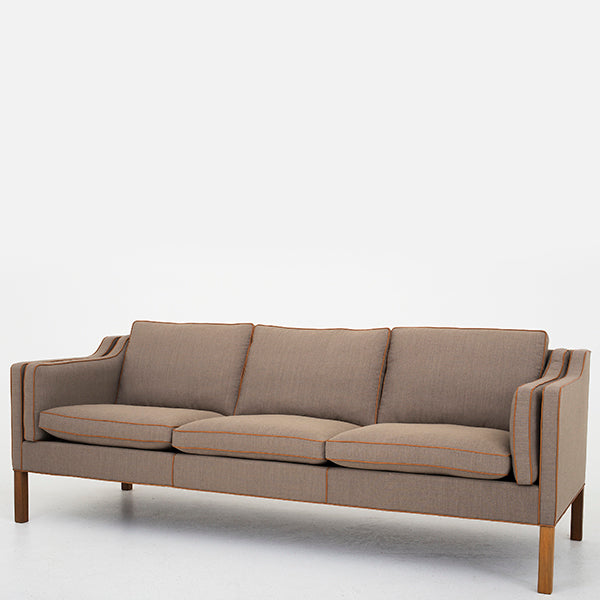 BM 2213 - 3 pers. sofa i nyt tekstil