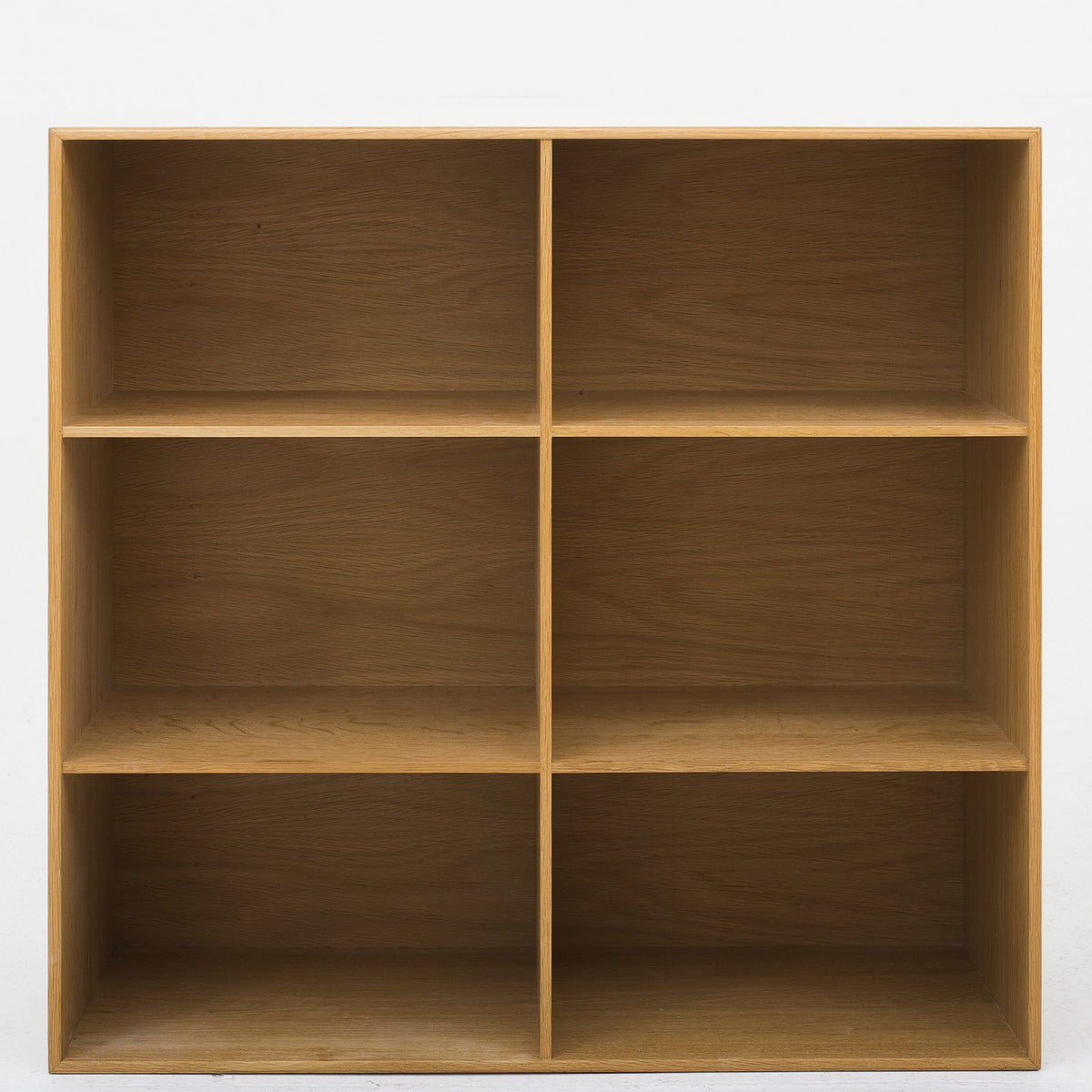 Bookcase in oak