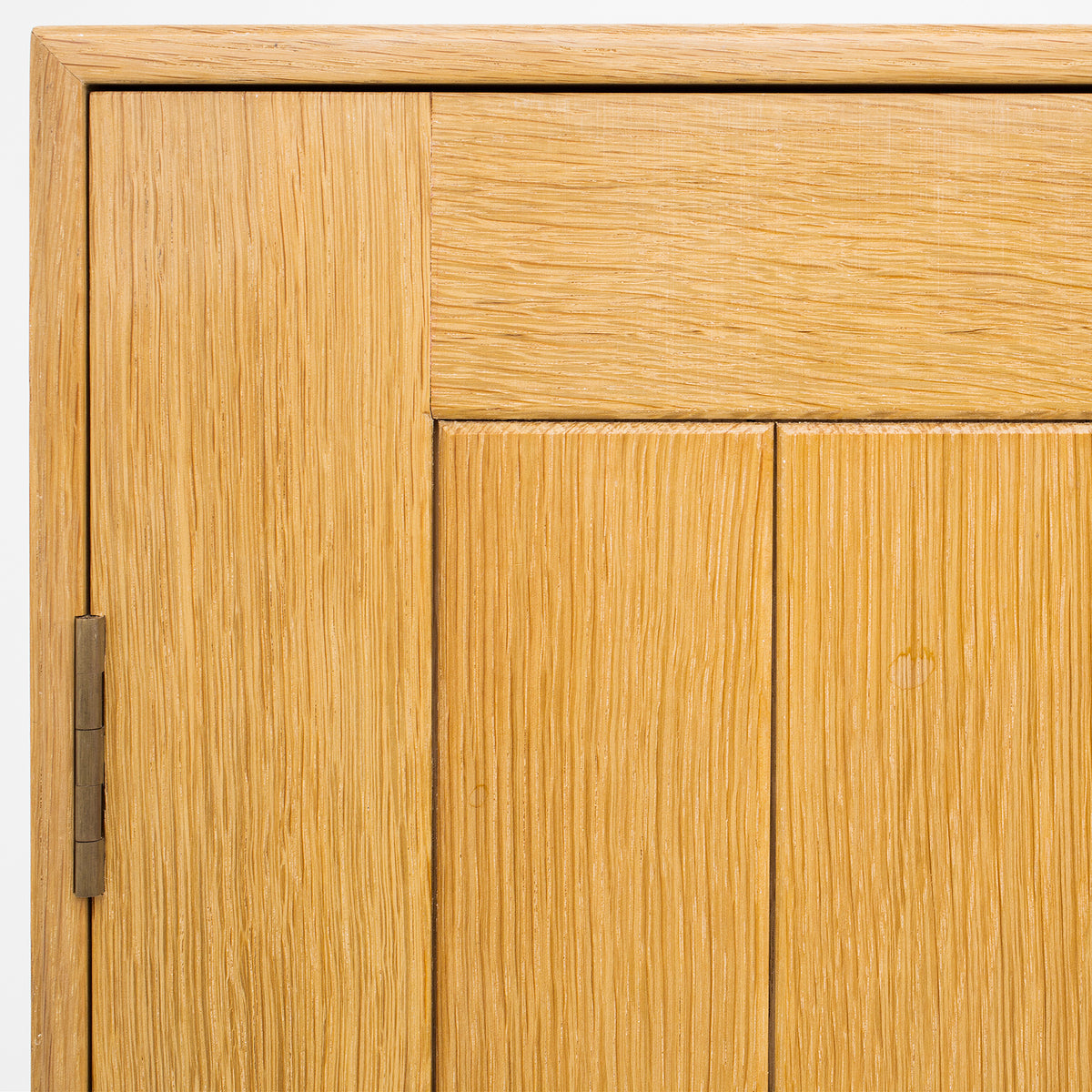 Cabinet in oak