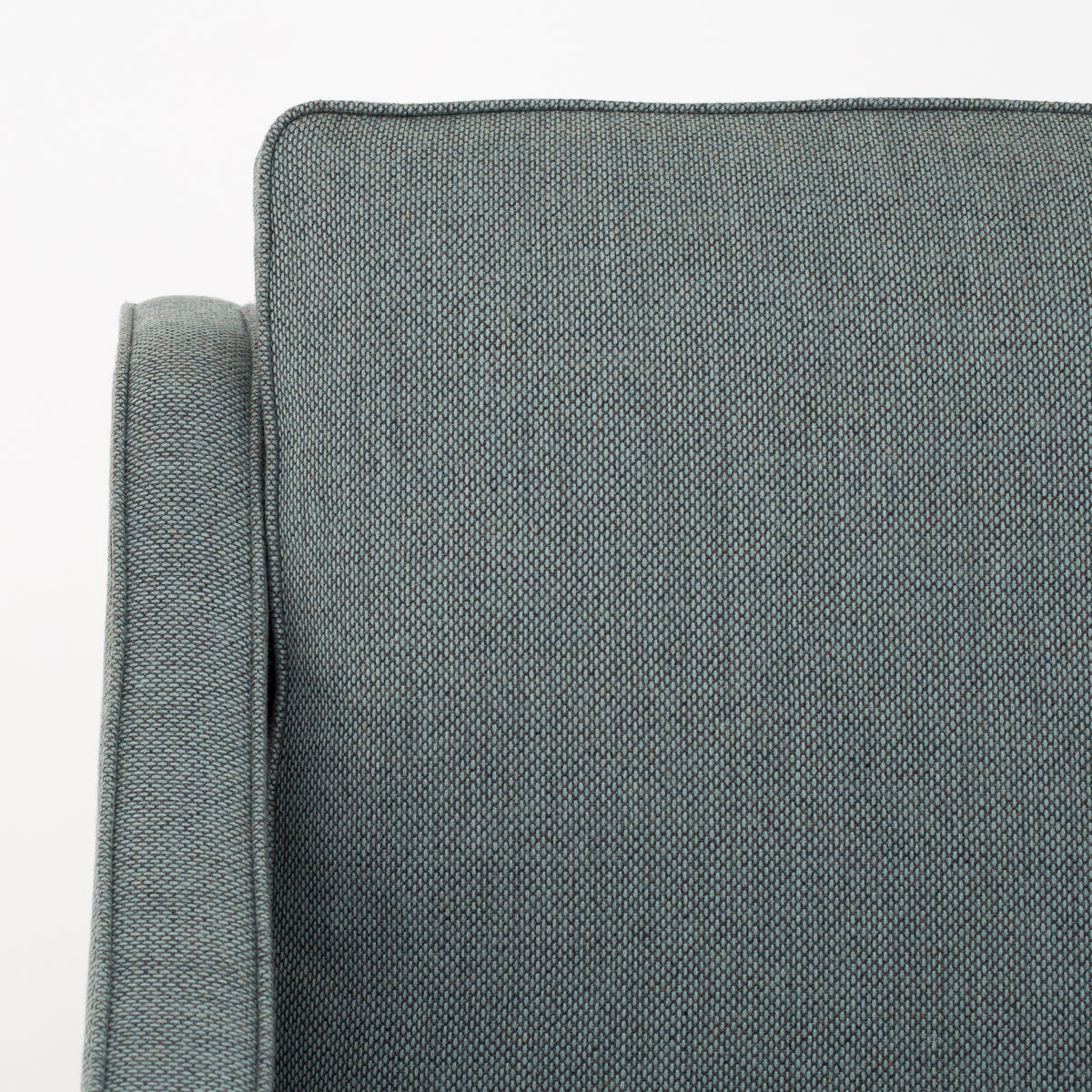 BM 2207 - Easy chair in new fabric