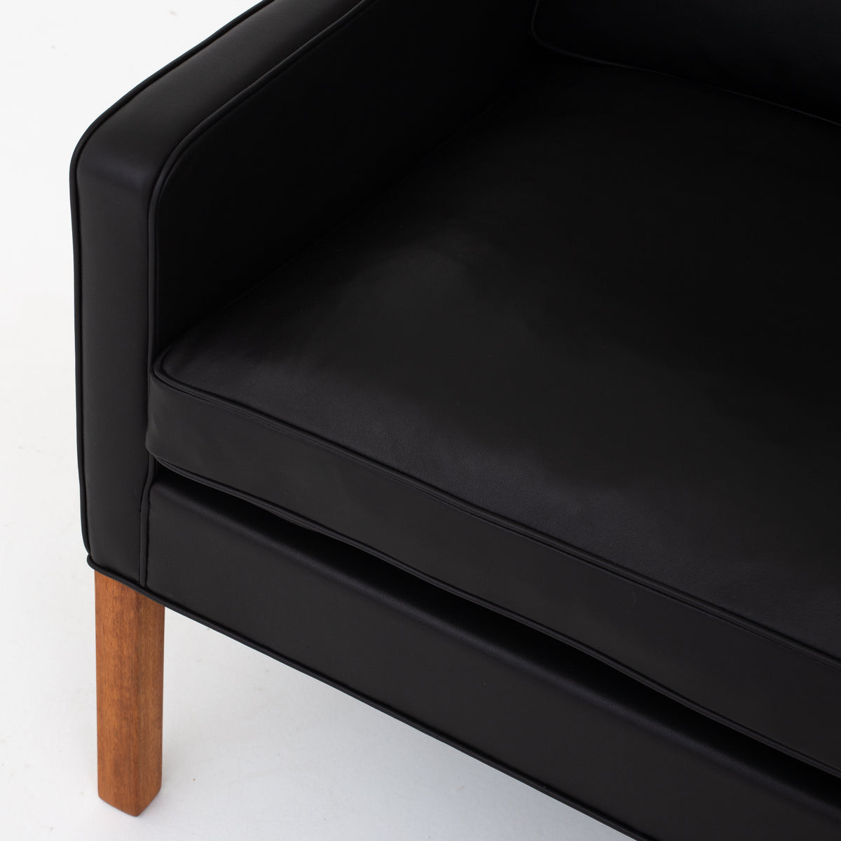 BM 2204 - Wingback Chair in black leather