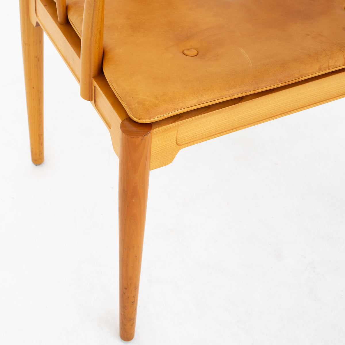 FH 4283 - China chair in cherry