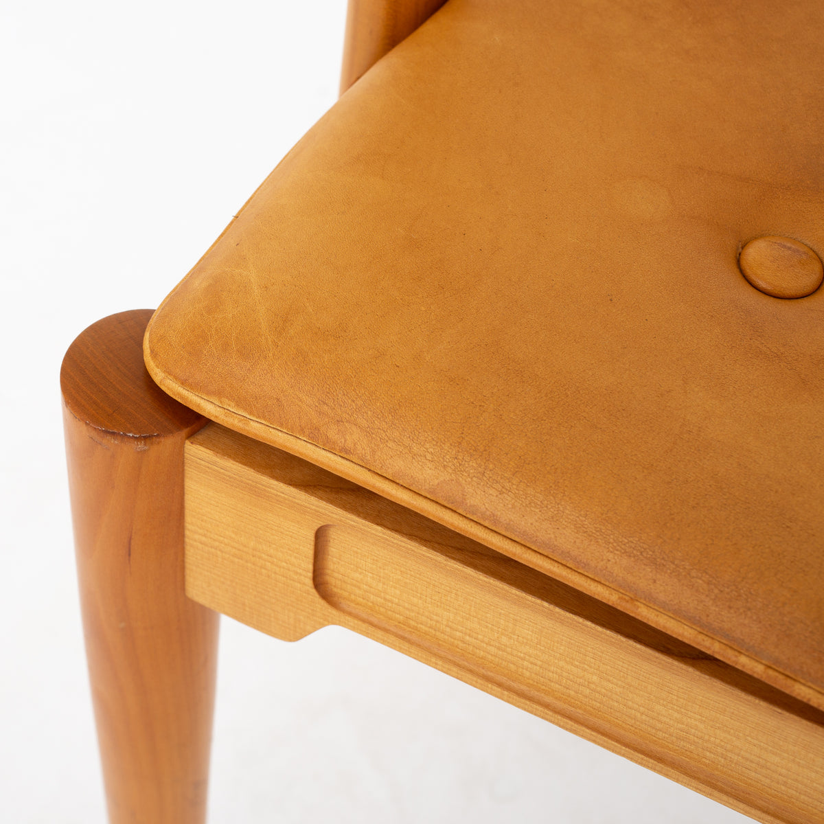 FH 4283 - China chair in cherry