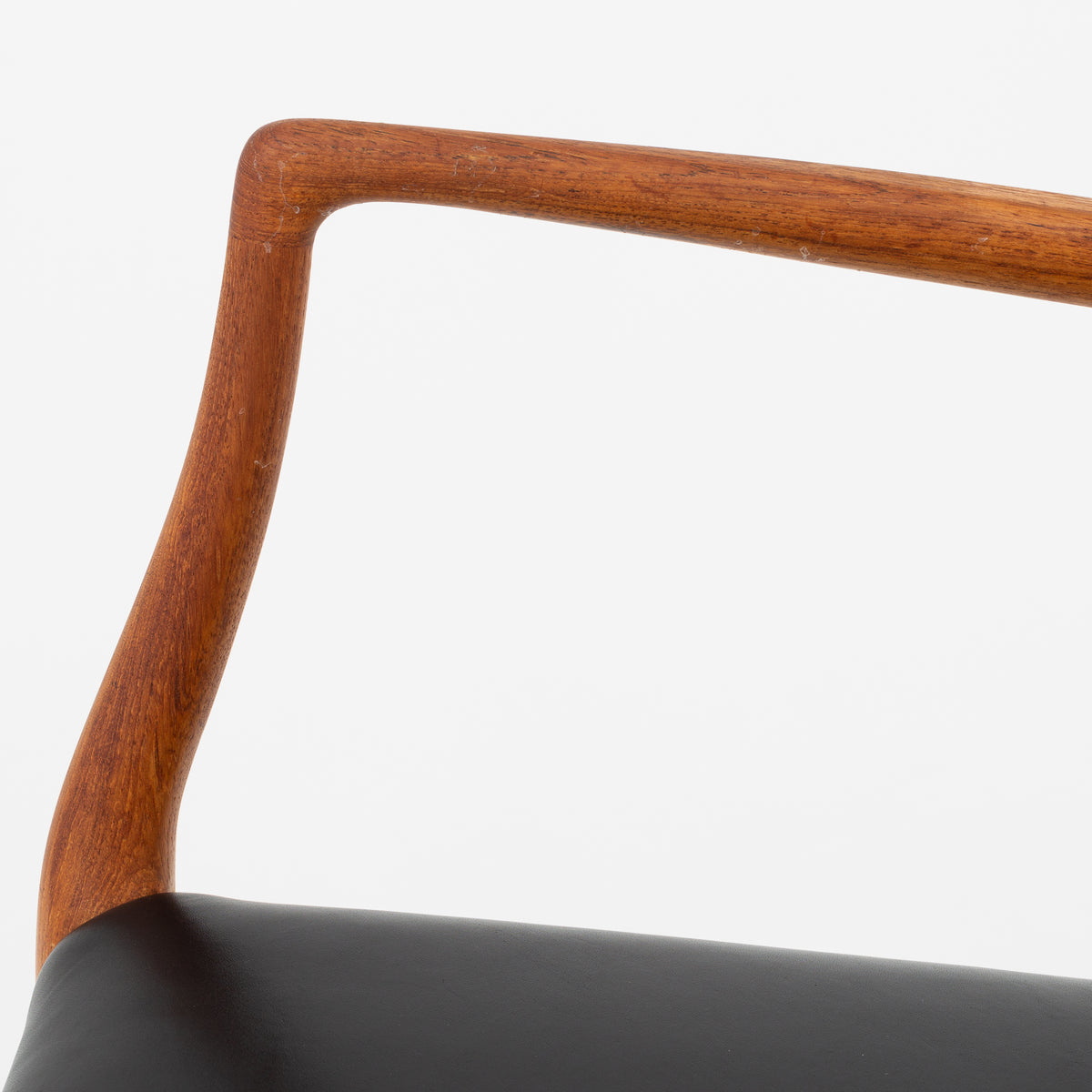 NO 65 - Armstol i teak