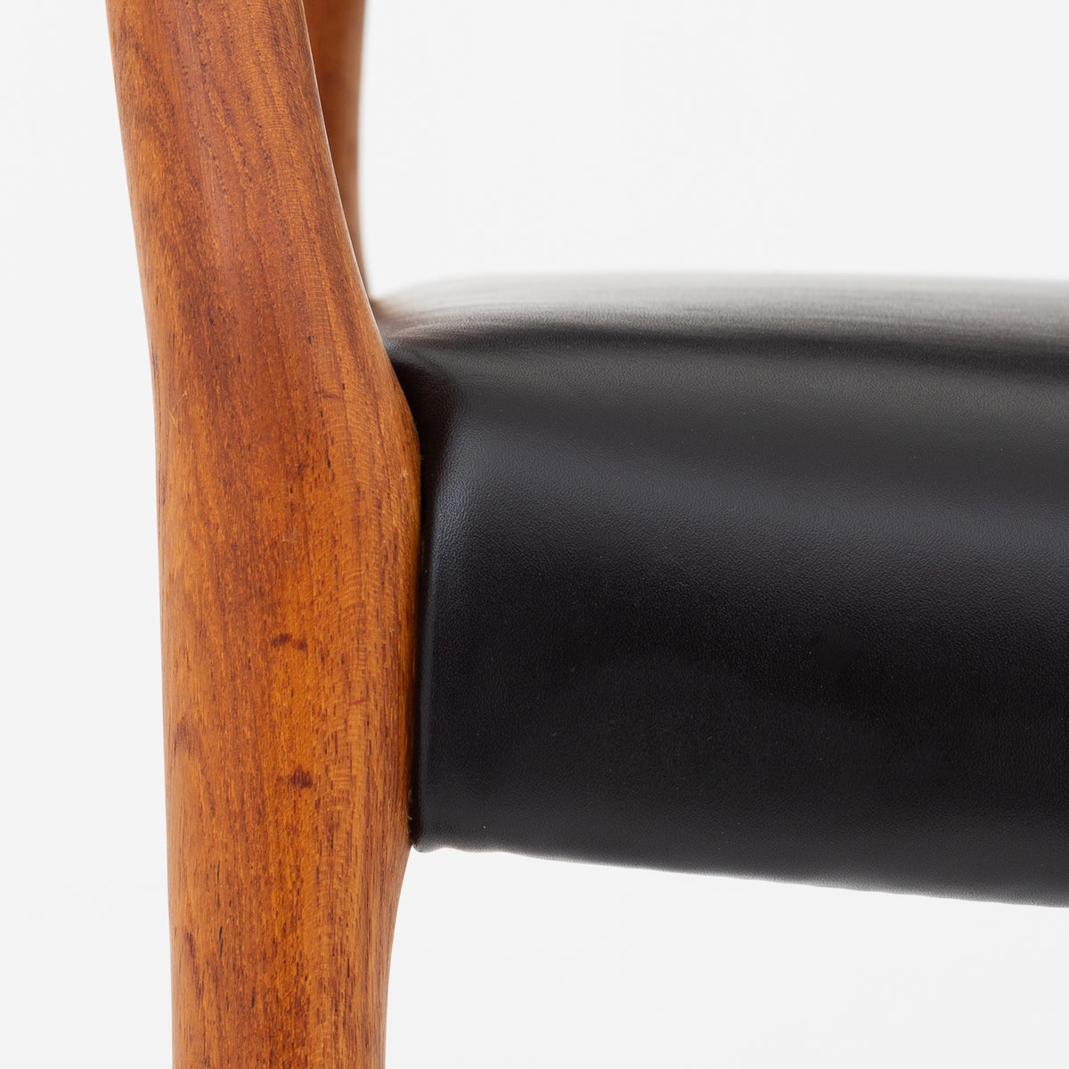 NO 65 - Armstol i teak