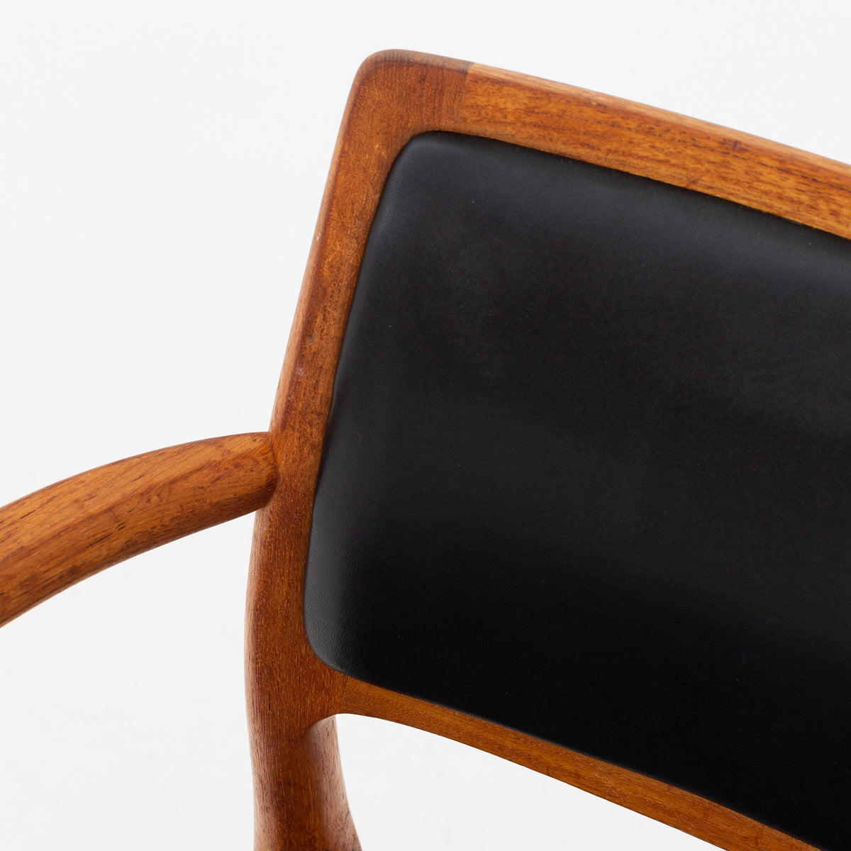NO 65 - Armstol i teak