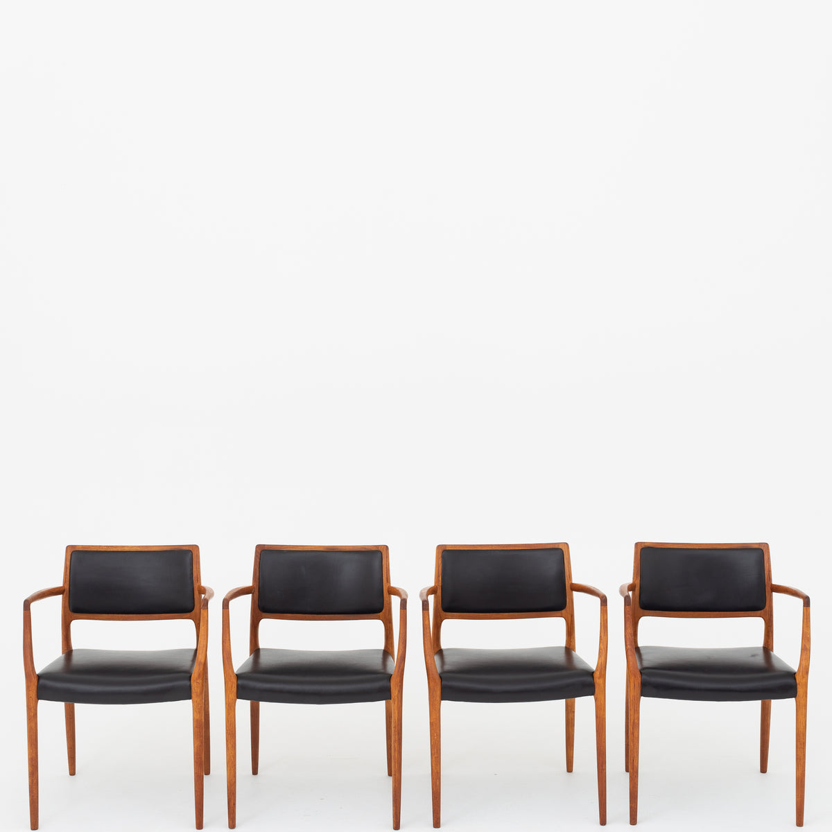 NO 65 - Armstol i teak