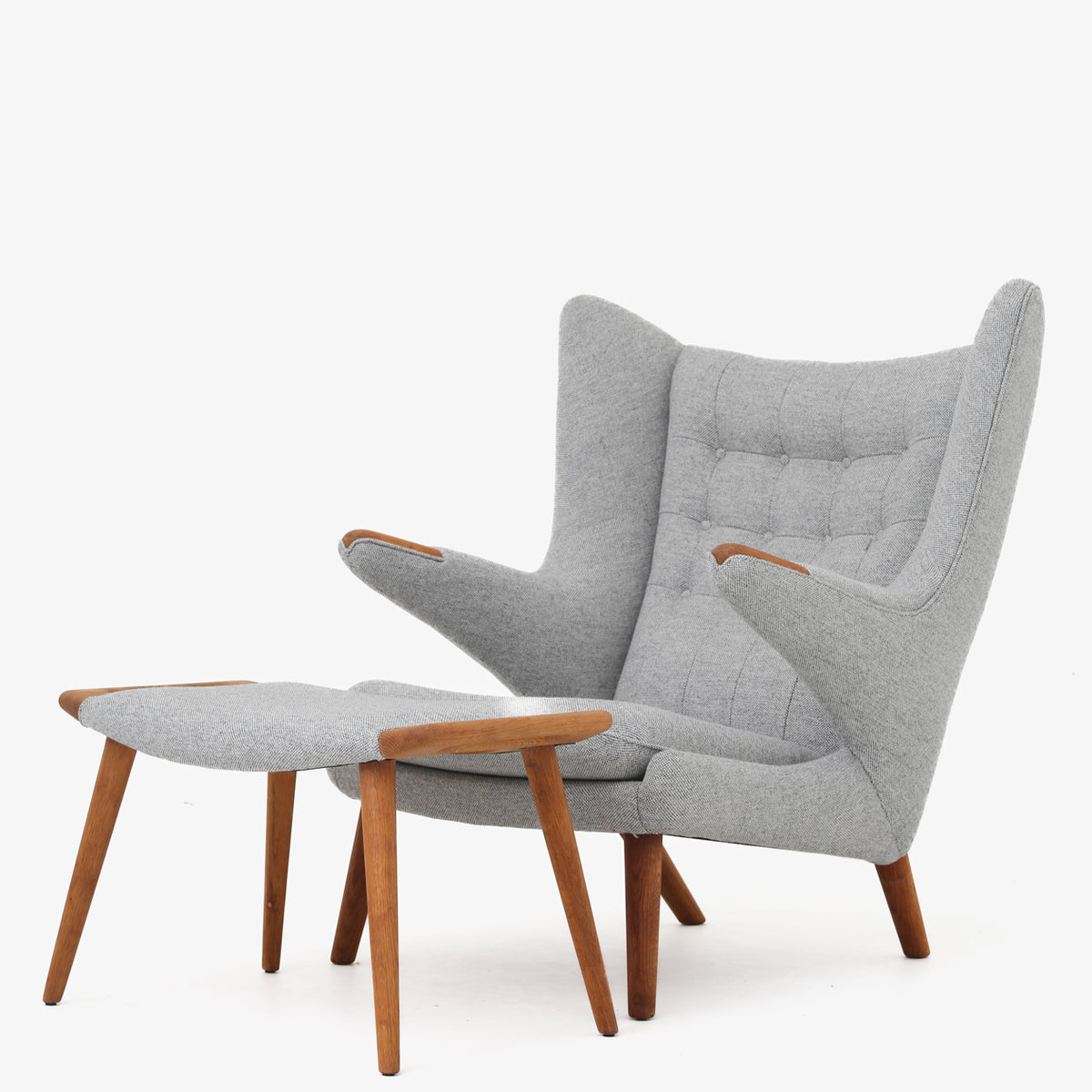 AP 19 - Papa Bear Chair in light grey wool