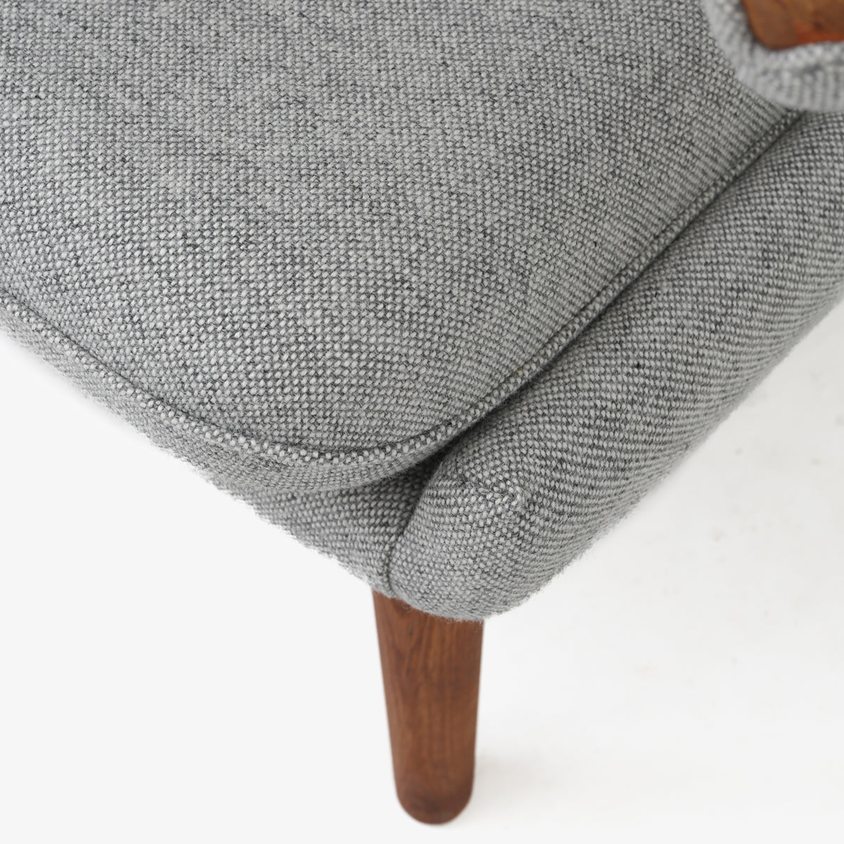 AP 19 - Papa Bear Chair in light grey wool