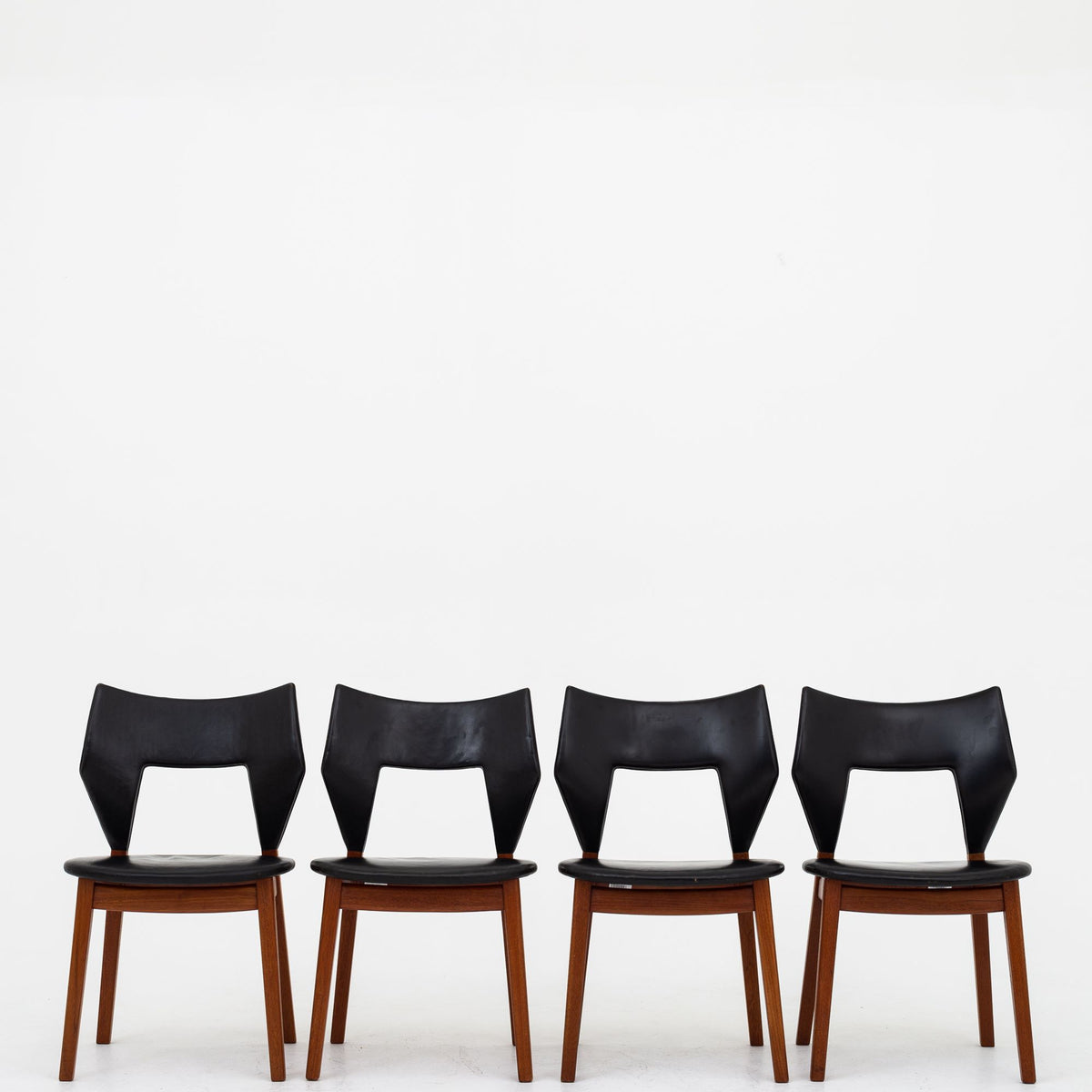 Dining chairs in teak (set)
