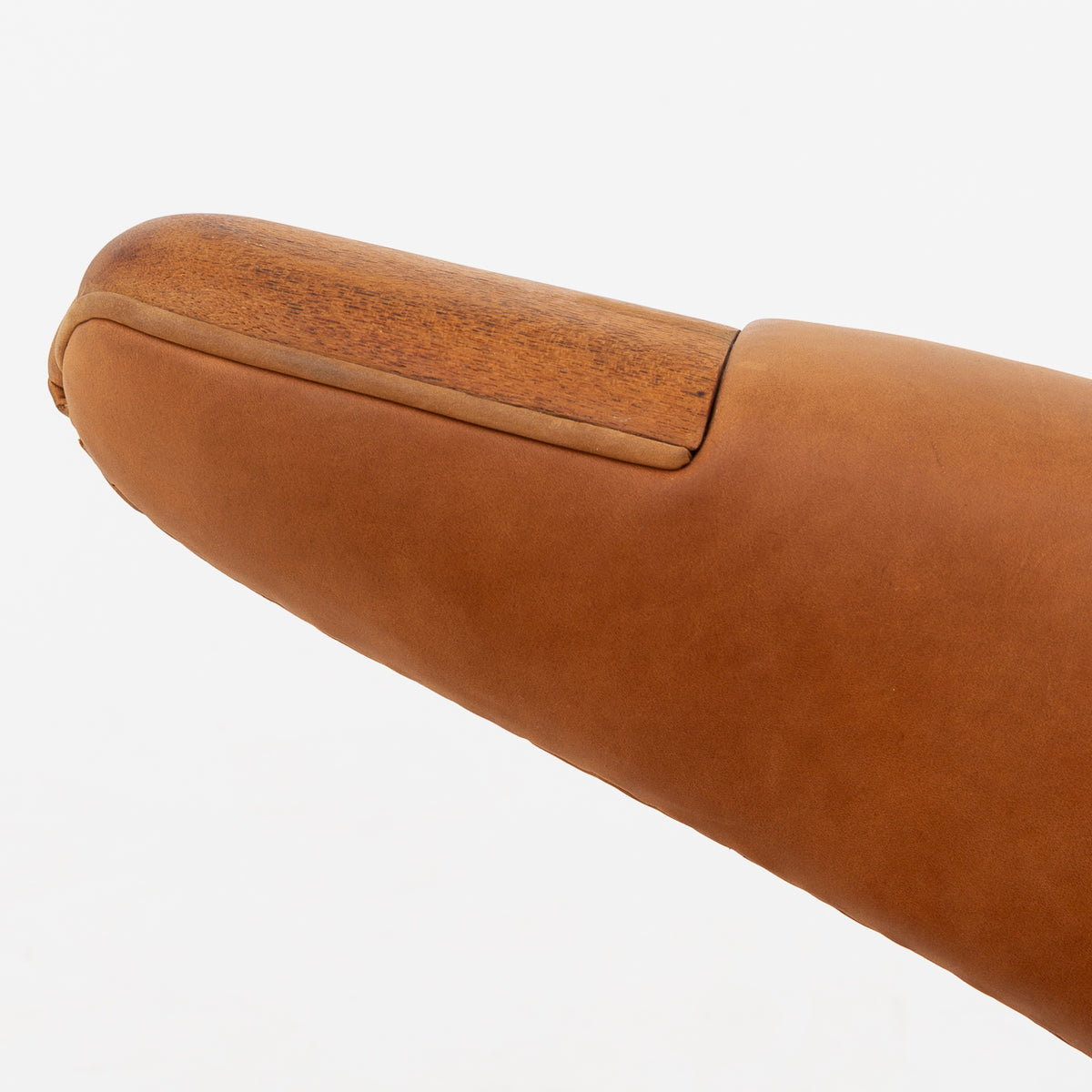AP 19 - Papa Bear Chair in leather