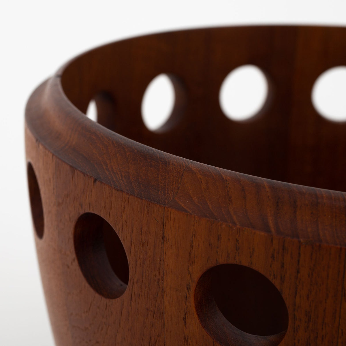 Fruit bowl in solid teak