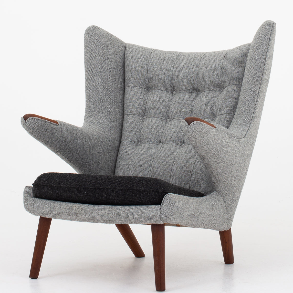 AP 19 - Papa Bear chair in grey wool