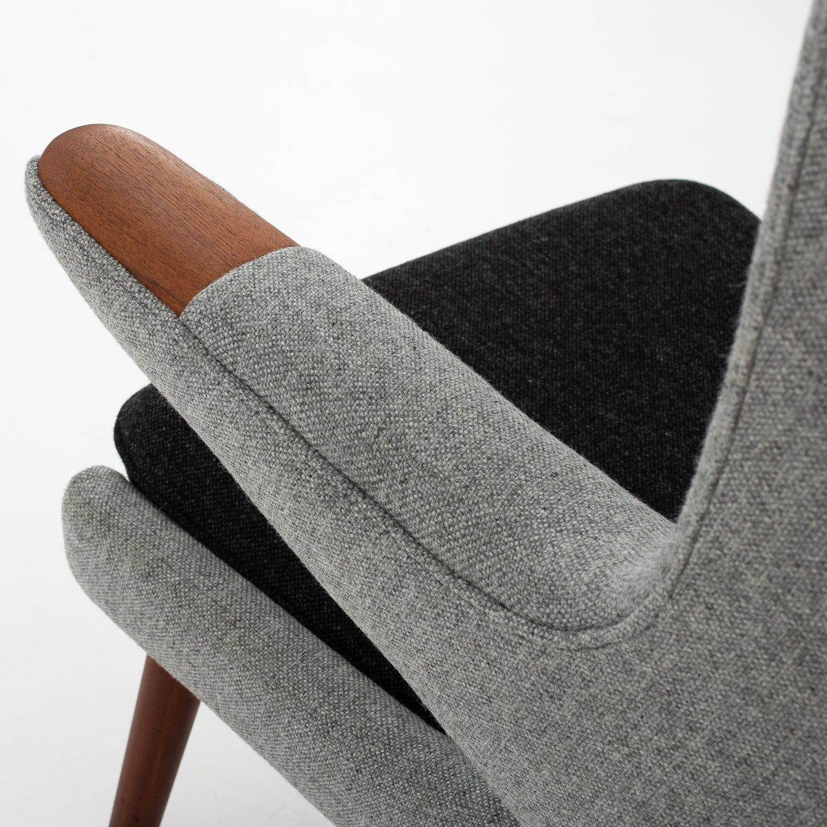 AP 19 - Papa Bear chair in grey wool